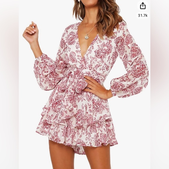 Black & white floral long sleeve romper, size large - Picture 4 of 6